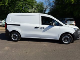 /photos/939/0ca5f31d-2f67-5ceb-b7a4-24022acd1464_i320x240.jpg