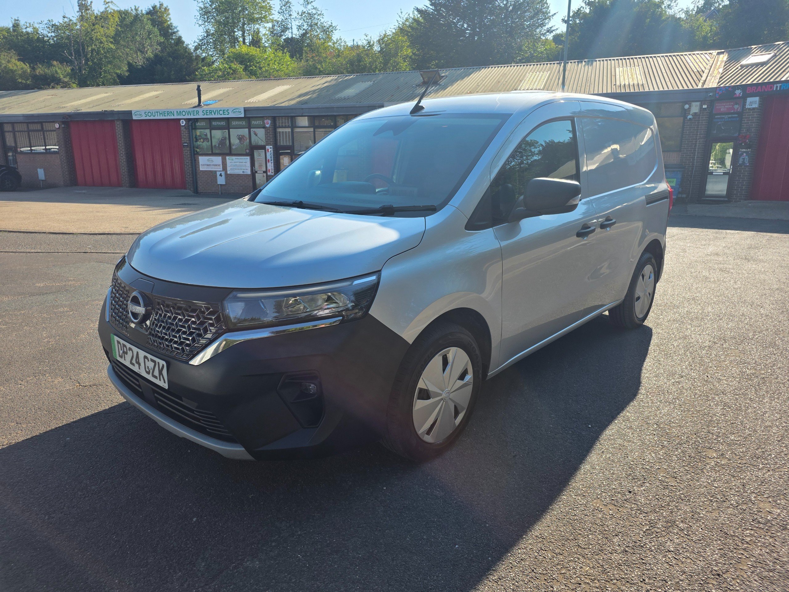 Nissan Townstar dealer public-web source image