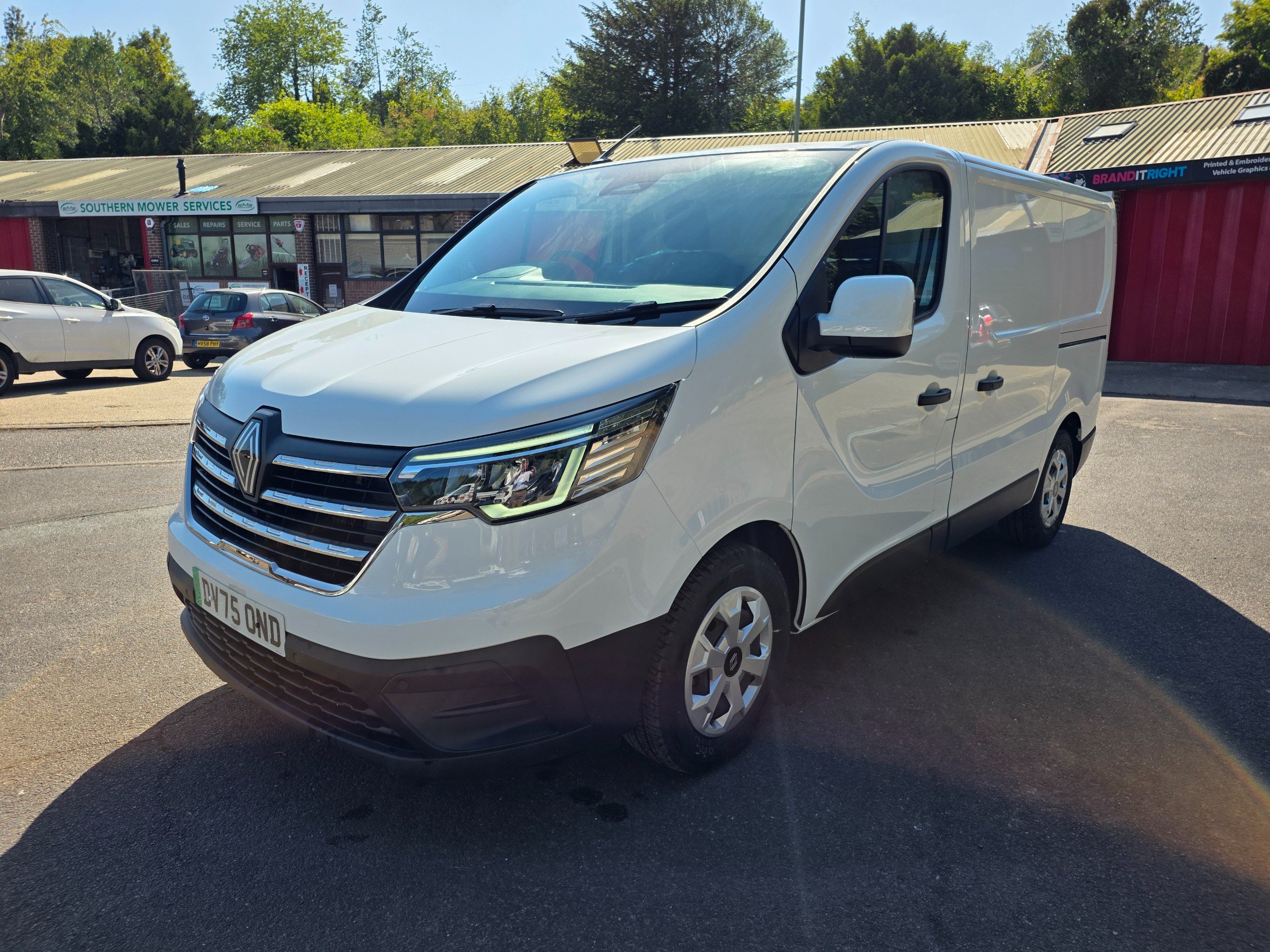 Renault Trafic listing photo