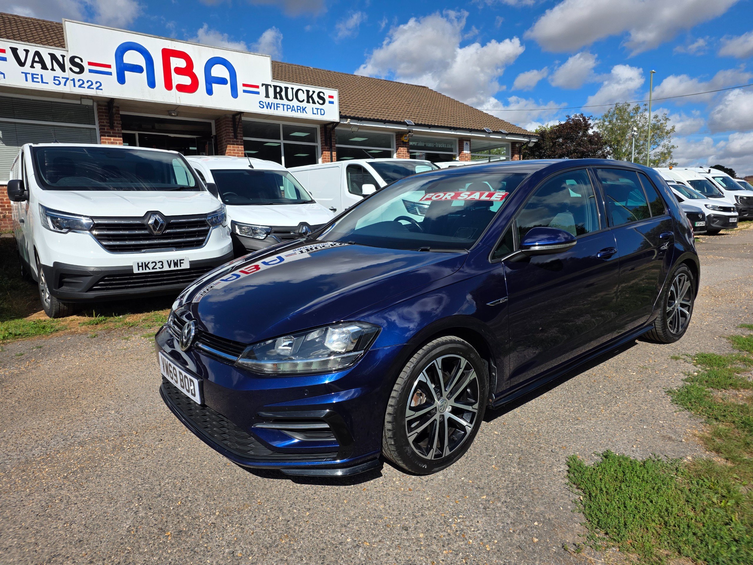 Volkswagen Golf dealer public-web source image